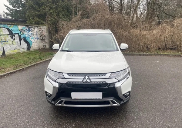 Mitsubishi Outlander cena 116500 przebieg: 20000, rok produkcji 2019 z Warszawa małe 562